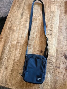 canvas weekend travel duffel bag Will Leather Goods Traveler Freshly Picked - Disney Color:Tide Blue leather office products With a 50L capacity